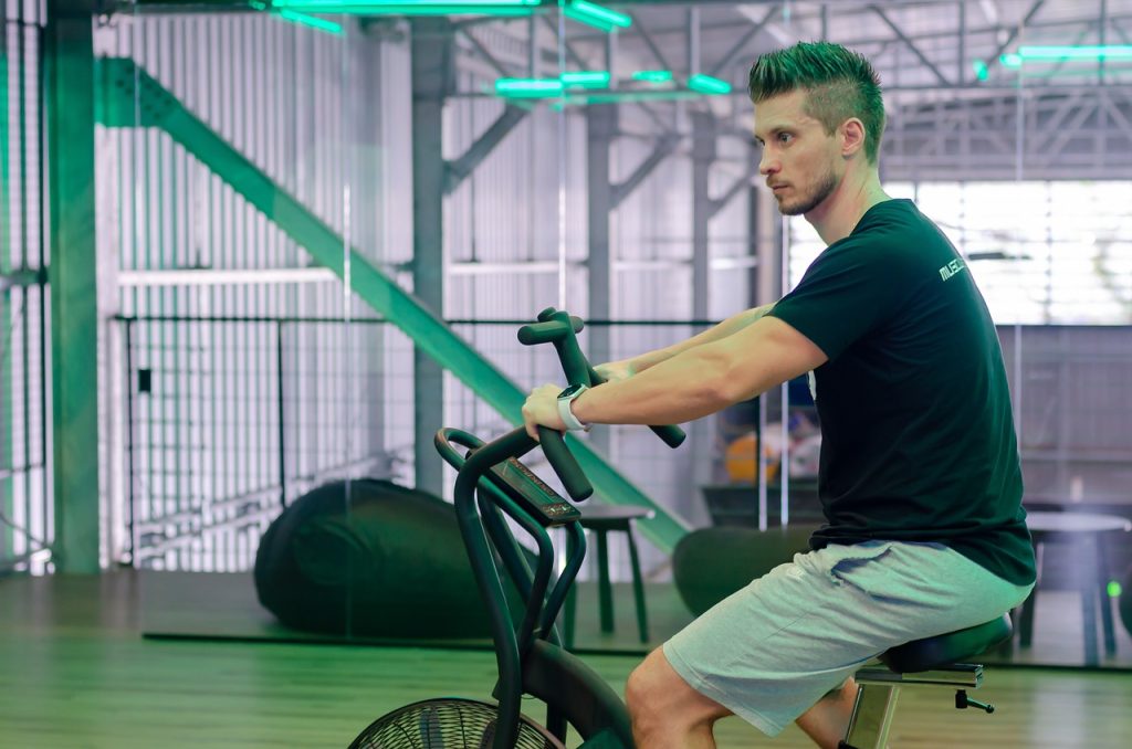 rower stacjonarny czy orbitek